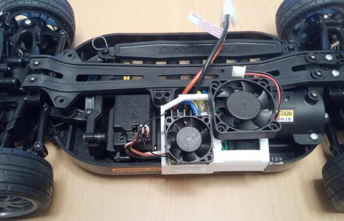 Extended plugin cooling fan mount for TT01 chassis